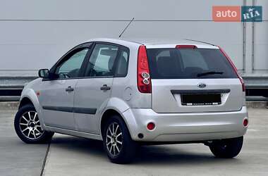 Хэтчбек Ford Fiesta 2007 в 