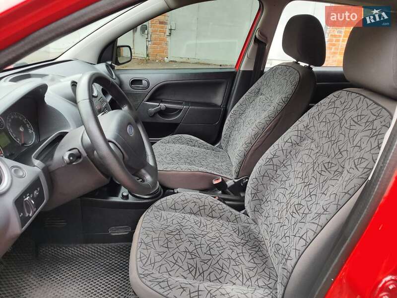 Хэтчбек Ford Fiesta 2007 в Чернигове