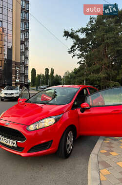Хетчбек Ford Fiesta 2016 в 