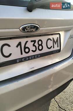 Седан Ford Fiesta 2015 в 