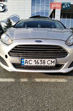 Седан Ford Fiesta 2015 в 