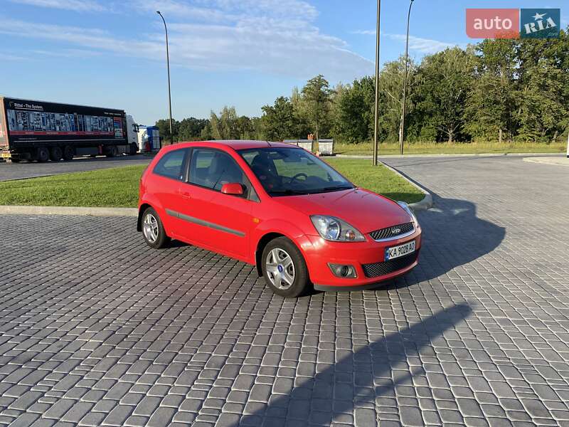 Хэтчбек Ford Fiesta 2006 в Киеве