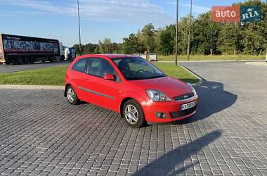 Хэтчбек Ford Fiesta 2006 в 