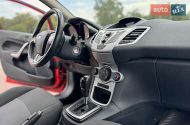 Хэтчбек Ford Fiesta 2011 в 