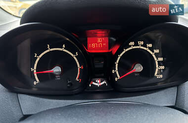 Хетчбек Ford Fiesta 2011 в 