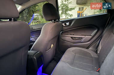 Седан Ford Fiesta 2014 в 
