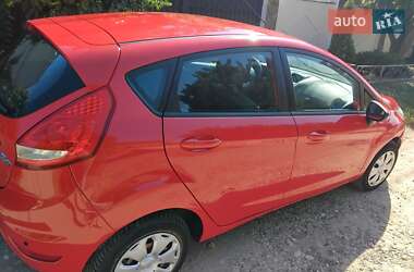 Хэтчбек Ford Fiesta 2010 в 
