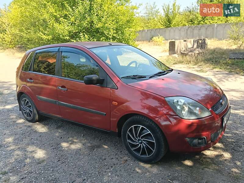 Хэтчбек Ford Fiesta 2006 в Кривом Роге
