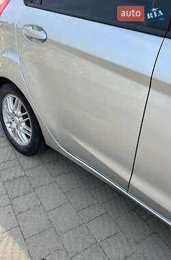 Хэтчбек Ford Fiesta 2013 в Львове
