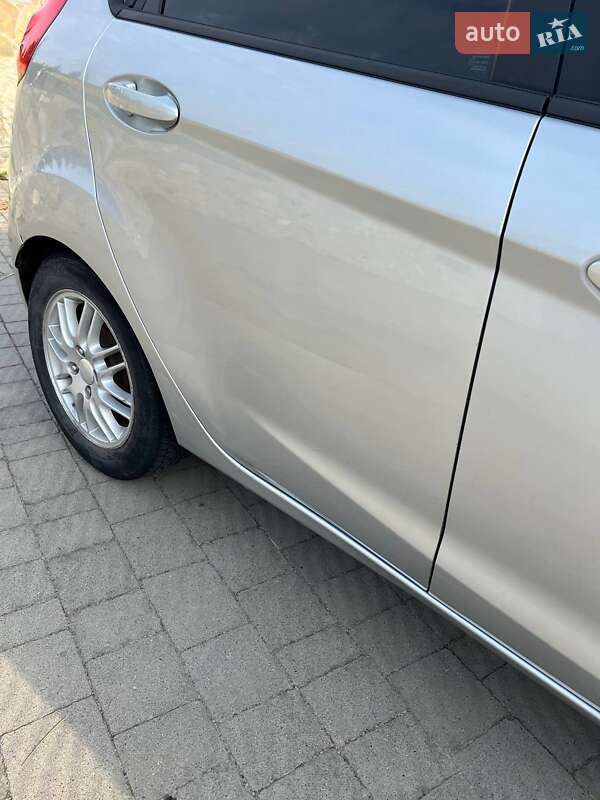 Хэтчбек Ford Fiesta 2013 в Львове