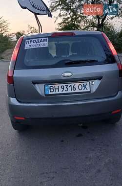 Хэтчбек Ford Fiesta 2002 в  фото 7 Хэтчбек Ford Fiesta 2002 в