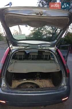 Хэтчбек Ford Fiesta 2002 в  фото 13 Хэтчбек Ford Fiesta 2002 в