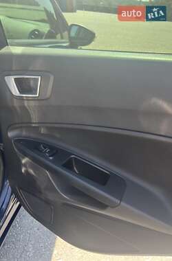 Хэтчбек Ford Fiesta 2014 в 