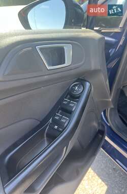 Хэтчбек Ford Fiesta 2014 в 