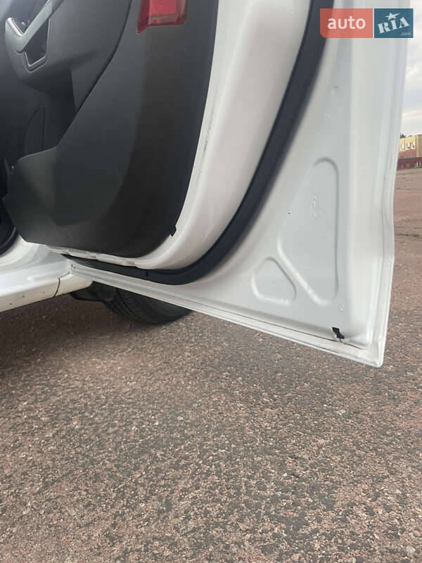 Хэтчбек Ford Fiesta 2013 в Прилуках