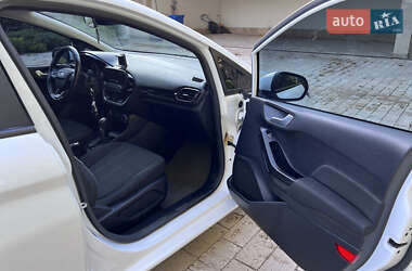 Хэтчбек Ford Fiesta 2017 в 