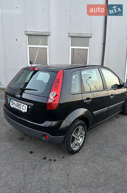 Хэтчбек Ford Fiesta 2008 в 
