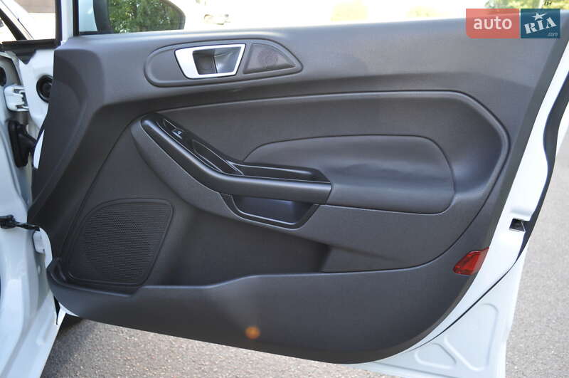 Хэтчбек Ford Fiesta 2013 в Киеве фото 35 Хэтчбек Ford Fiesta 2013 в Киеве