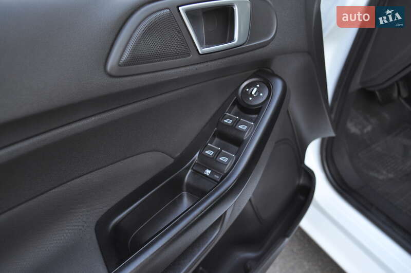 Хэтчбек Ford Fiesta 2013 в Киеве фото 39 Хэтчбек Ford Fiesta 2013 в Киеве