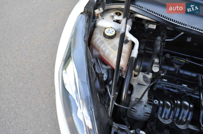 Хэтчбек Ford Fiesta 2013 в Киеве фото 55 Хэтчбек Ford Fiesta 2013 в Киеве