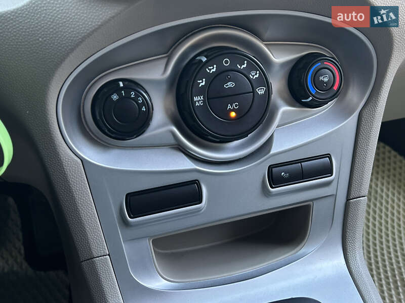 Седан Ford Fiesta 2014 в Николаеве фото 13 Седан Ford Fiesta 2014 в Николаеве