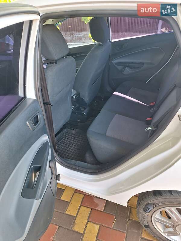 Хэтчбек Ford Fiesta 2010 в Березанке