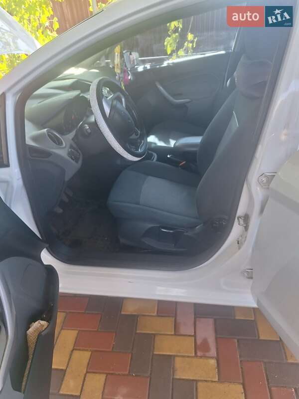Хэтчбек Ford Fiesta 2010 в Березанке
