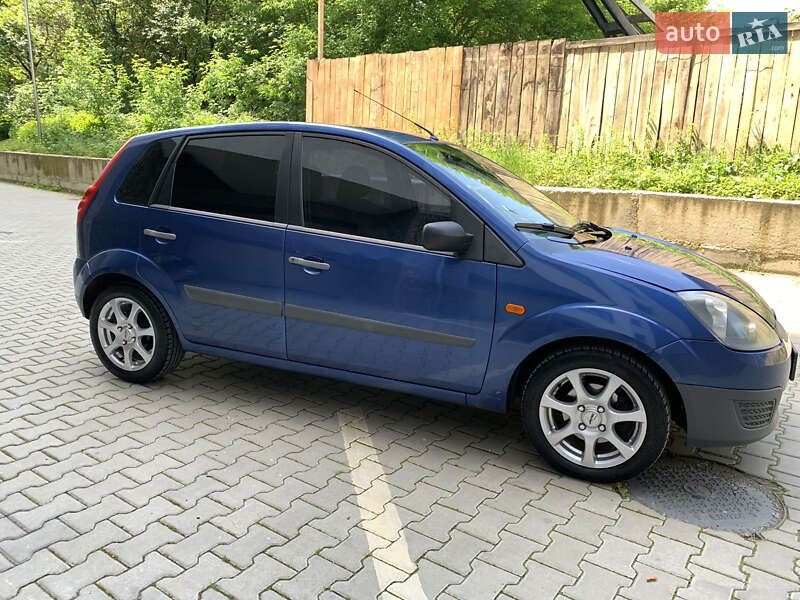 Хэтчбек Ford Fiesta 2007 в Ивано-Франковске