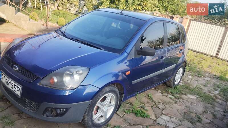 Хэтчбек Ford Fiesta 2006 в Галиче