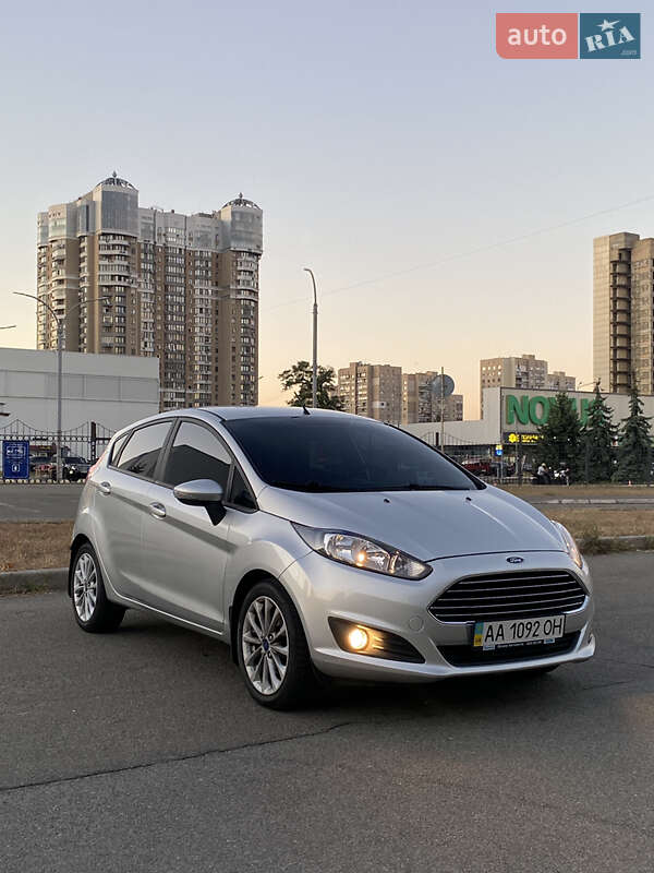 Хэтчбек Ford Fiesta 2013 в Киеве