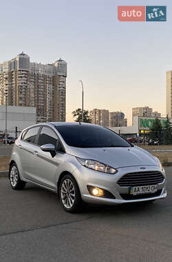 Хэтчбек Ford Fiesta 2013 в 