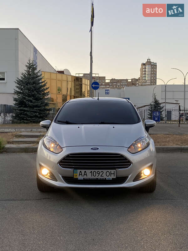 Хэтчбек Ford Fiesta 2013 в Киеве