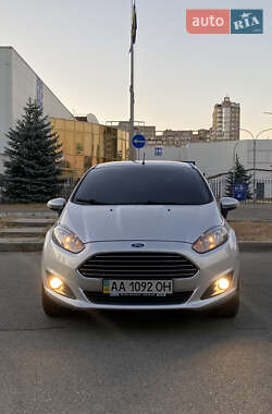 Хэтчбек Ford Fiesta 2013 в 