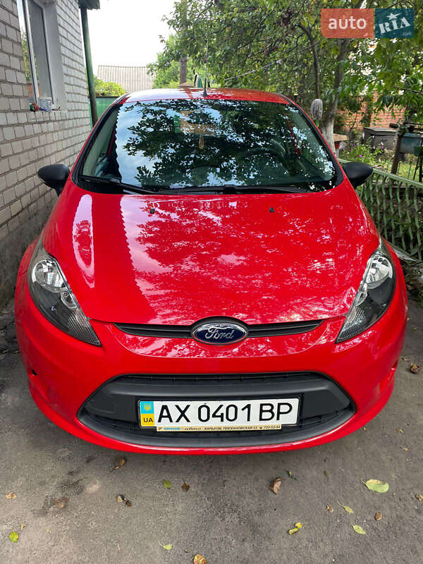 Хэтчбек Ford Fiesta 2012 в 