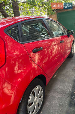 Хэтчбек Ford Fiesta 2012 в 