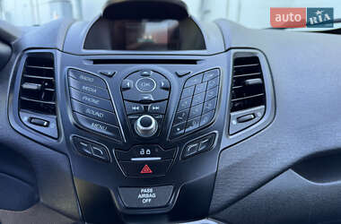 Седан Ford Fiesta 2017 в 
