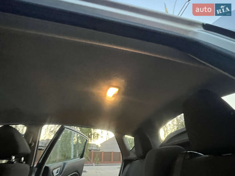 Хэтчбек Ford Fiesta 2013 в Измаиле