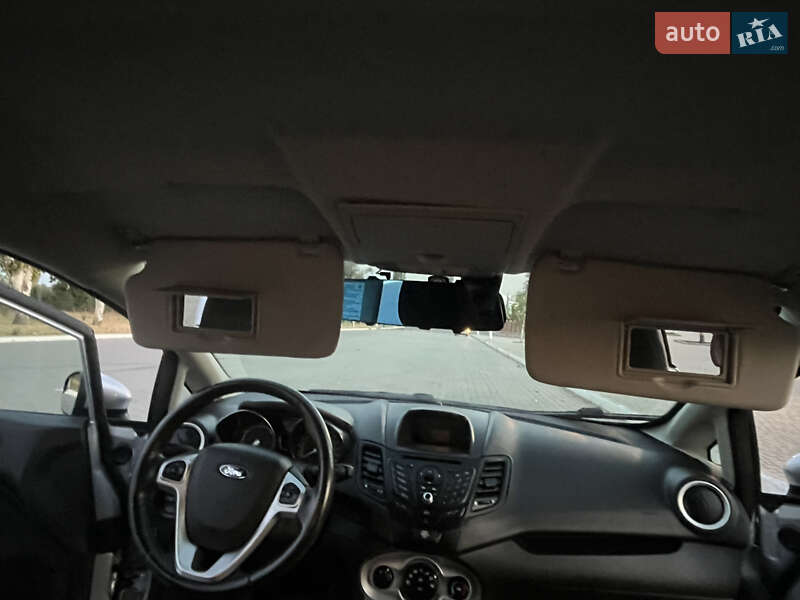 Хэтчбек Ford Fiesta 2013 в Измаиле