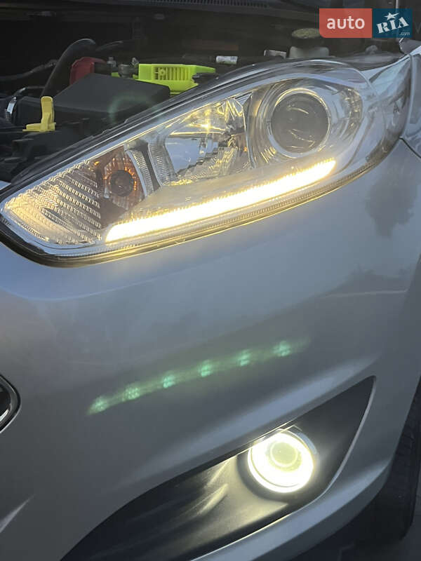 Хэтчбек Ford Fiesta 2013 в Измаиле