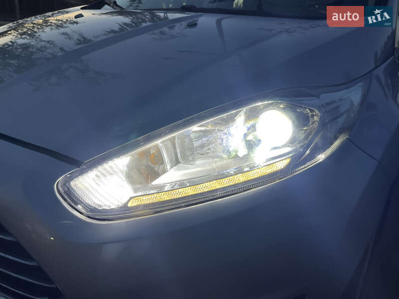 Хэтчбек Ford Fiesta 2013 в Измаиле