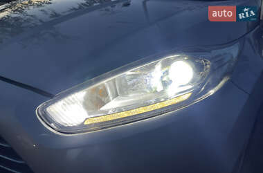 Хэтчбек Ford Fiesta 2013 в 