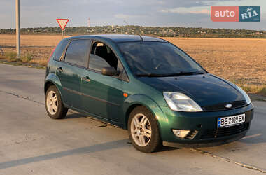 Хэтчбек Ford Fiesta 2003 в 