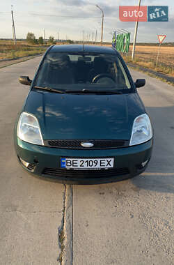 Хэтчбек Ford Fiesta 2003 в 