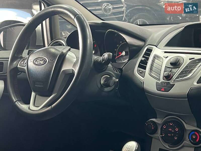 Хэтчбек Ford Fiesta 2012 в Одессе