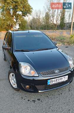 Хэтчбек Ford Fiesta 2008 в 