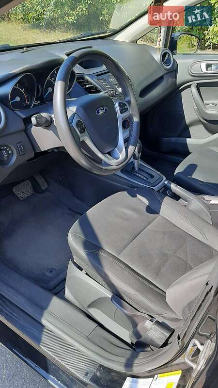 Седан Ford Fiesta 2016 в Киеве