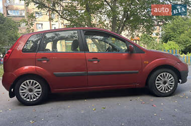 Хэтчбек Ford Fiesta 2006 в 