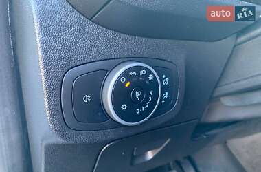Хэтчбек Ford Fiesta 2018 в 