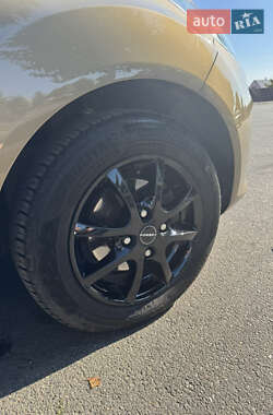 Хэтчбек Ford Fiesta 2012 в 
