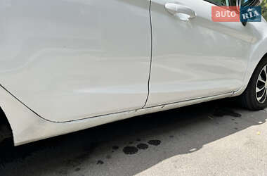 Хэтчбек Ford Fiesta 2012 в 
